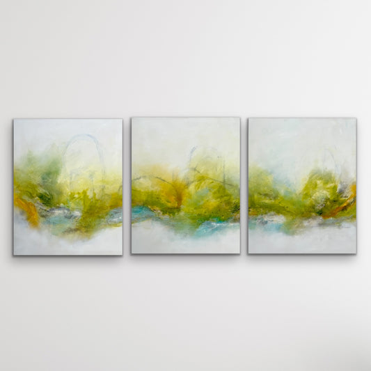 Soul Garden – Where the Light Grows, abstraktes Triptychon in Grün, Gelb und Türkis von Kirsten Schankweiler, 100 × 240 cm
